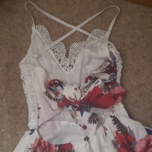 Floral Romper - Picture 4 of 4